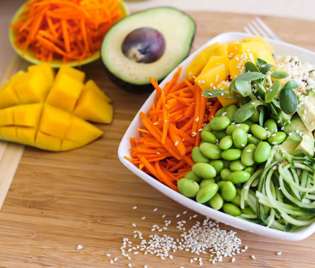 EASY SUSHI BOWLS WITH MANGO